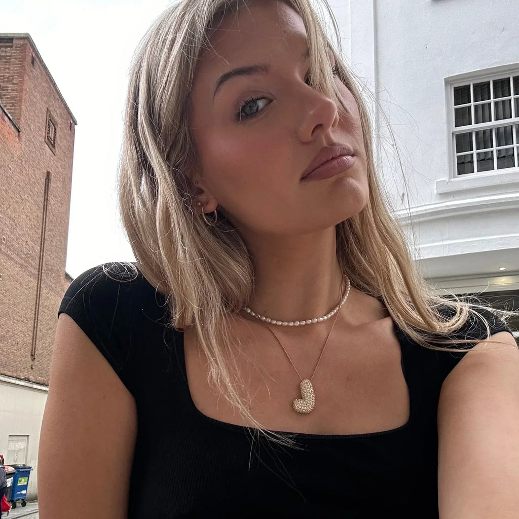 Collar inicial de diamantes Bubble