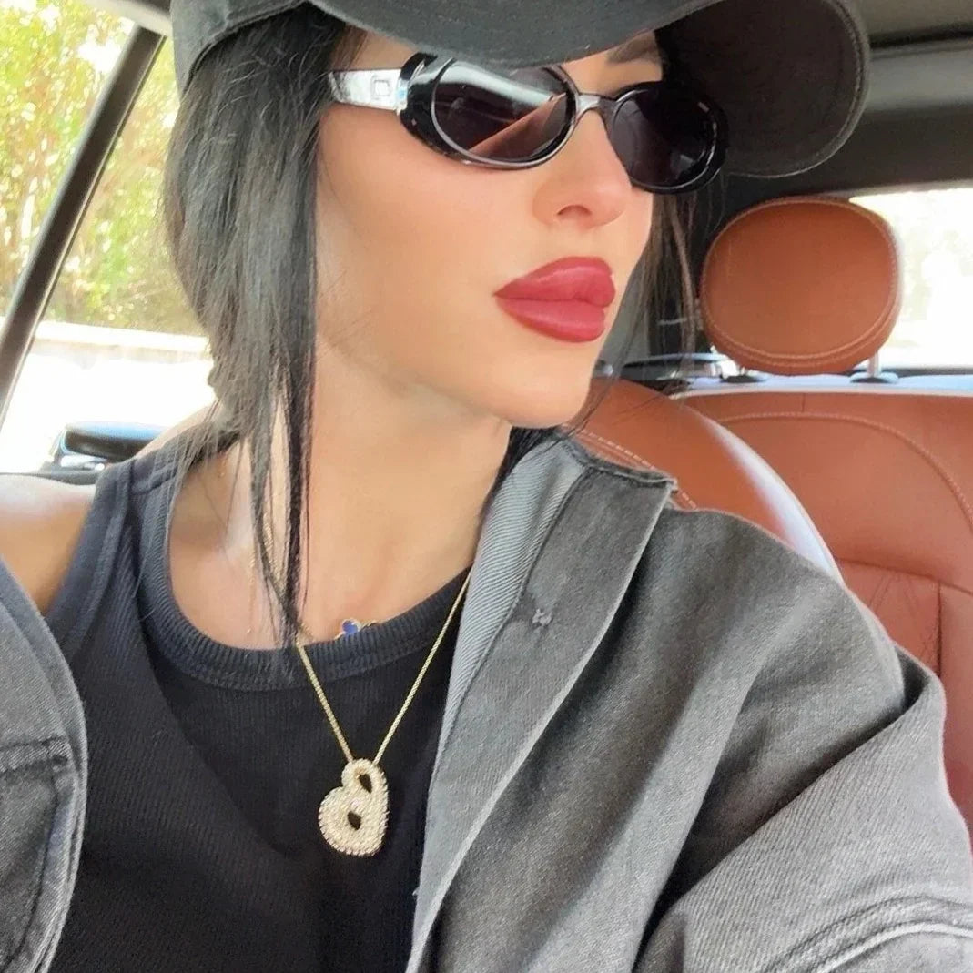 Collar inicial de diamantes Bubble